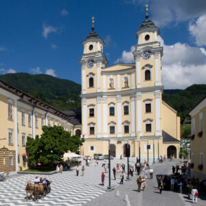 Mondsee-Basilika-weTours-Singing-Sound-of-Music-Tour-Featured-Image