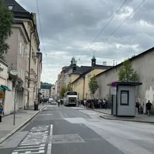 Bus Terminal Paris Lodron Strasse in Salzburg weTours